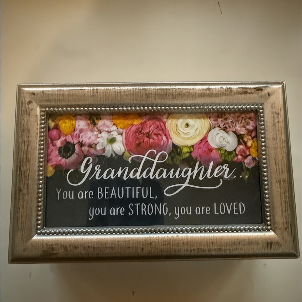 Musical Floral Granddaughter jewlery box